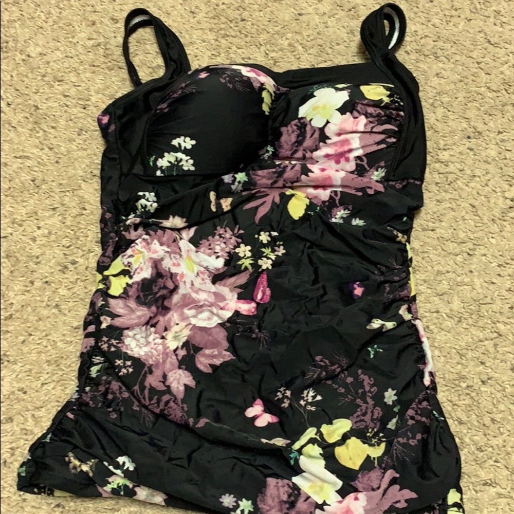Diivine Modestee tankini top
